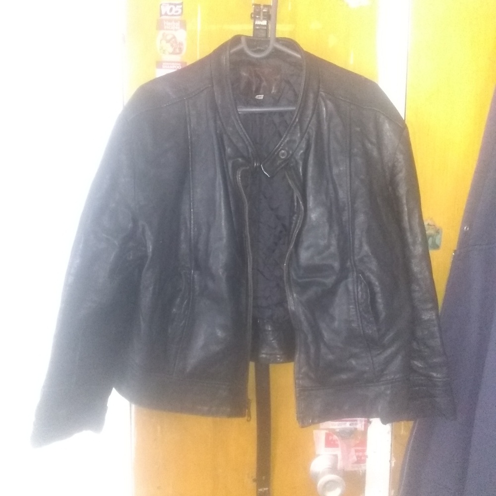 Leather jacket - Picture 2 of 4